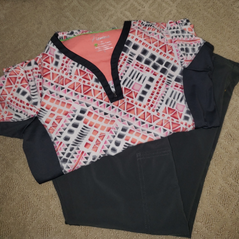 Scrubs set